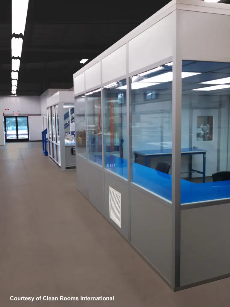 A room with a Free Standing Modular Cleanroom wall.
